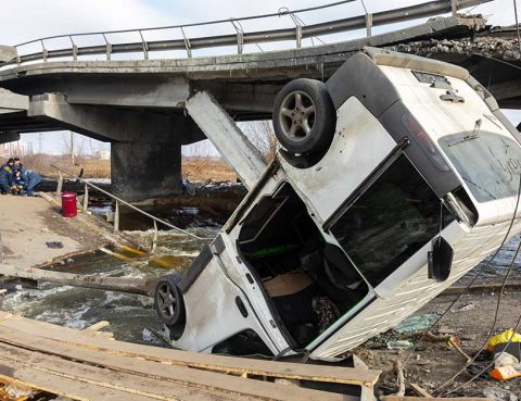 Deprem Altında Kalan Araçlar